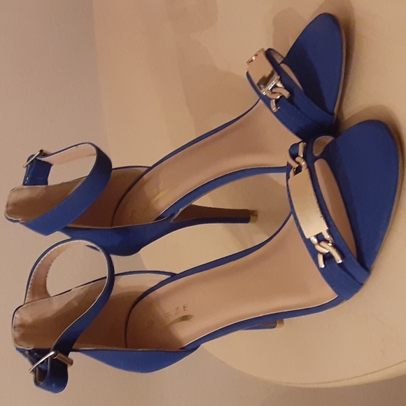Blue Willow Evening Heels - Picture 1 of 12
